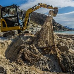 Her graver vi opp gamle nøter på Storvollen.